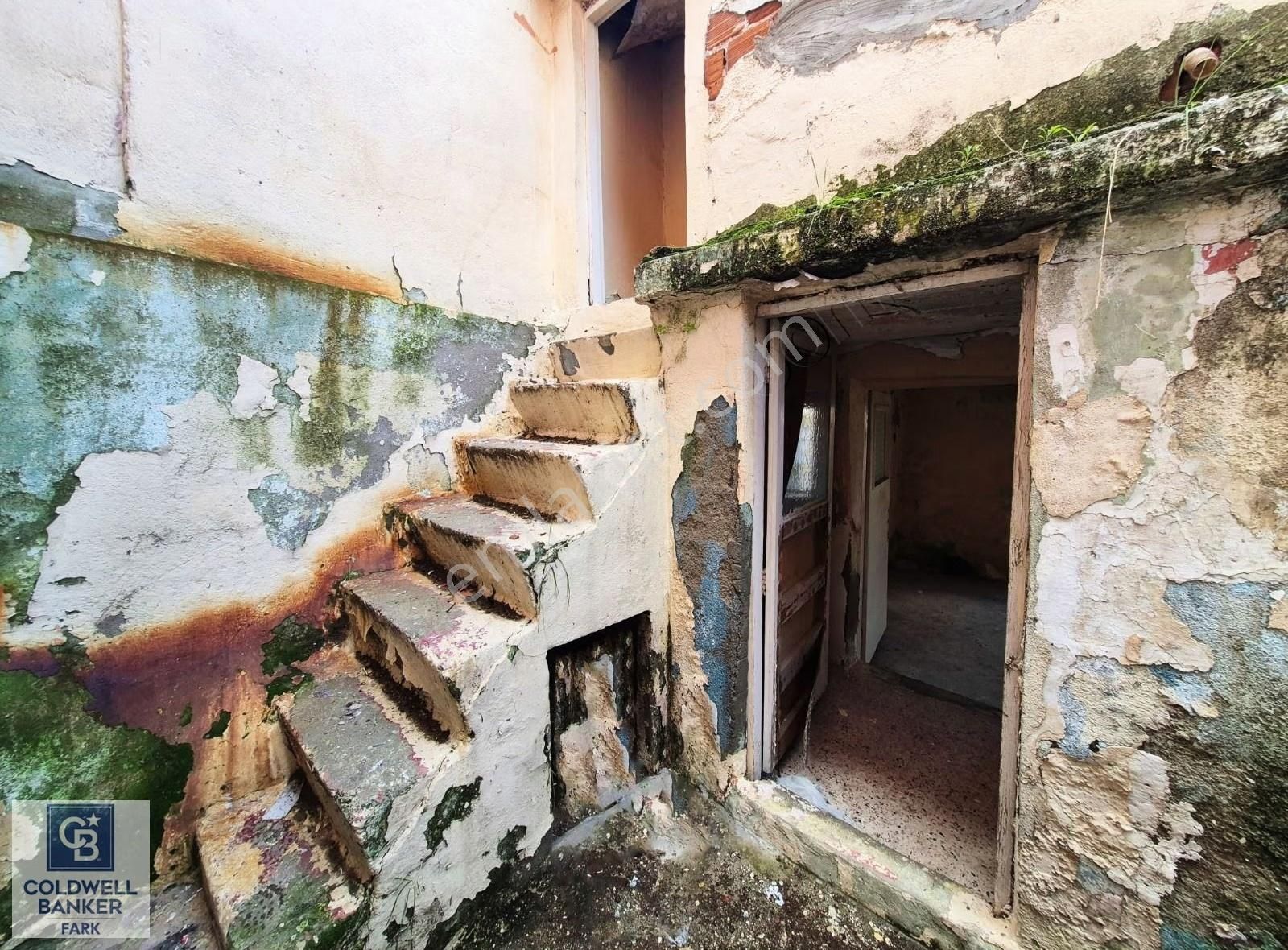 Ayvalık Merkez'e Yürüme Mesafesi 1+1 Satılık Müstakil Ev - Görsel 14