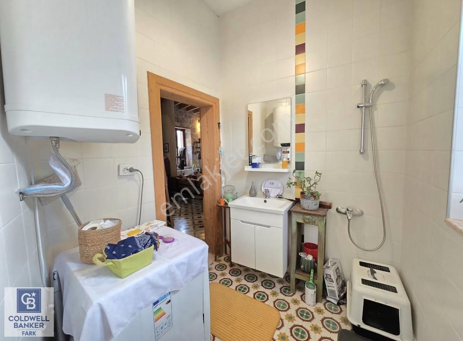 Ayvalık Merkez'de Satılık 2+1 Müstakil Bahçeli Rum Evi - Görsel 3