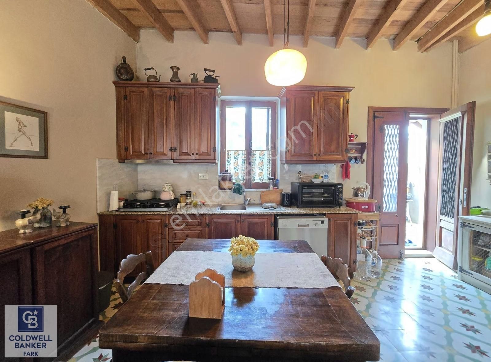 Ayvalık Merkez'de Satılık 2+1 Müstakil Bahçeli Rum Evi - Görsel 11