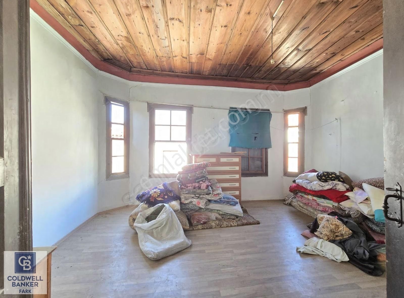 Ayvalık Fethiye Mahallesi'nde Satılık 4+1 Müstakil Rum Evi - Görsel 17