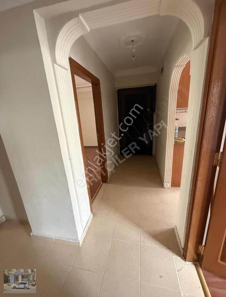 Metrobüse Yürüme Mesafesinde 2+1 Ara Kat Temiz Daire - Görsel 12