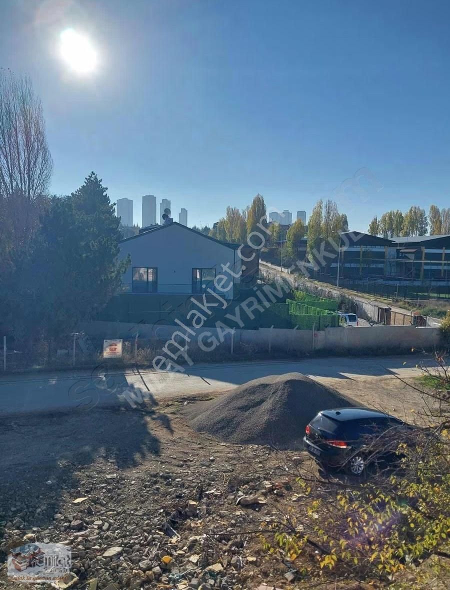 İncekte Evi Olan Köşe Bulvar Cephe Satılık Arsa