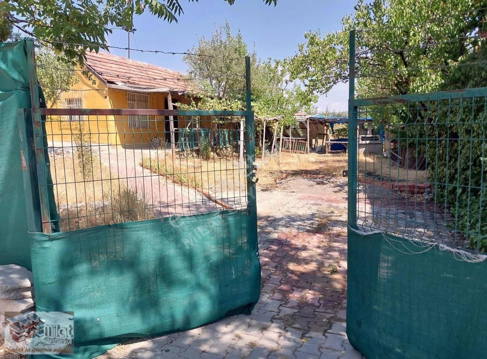 İncekte Evi Olan Köşe Bulvar Cephe Satılık Arsa - Görsel 2