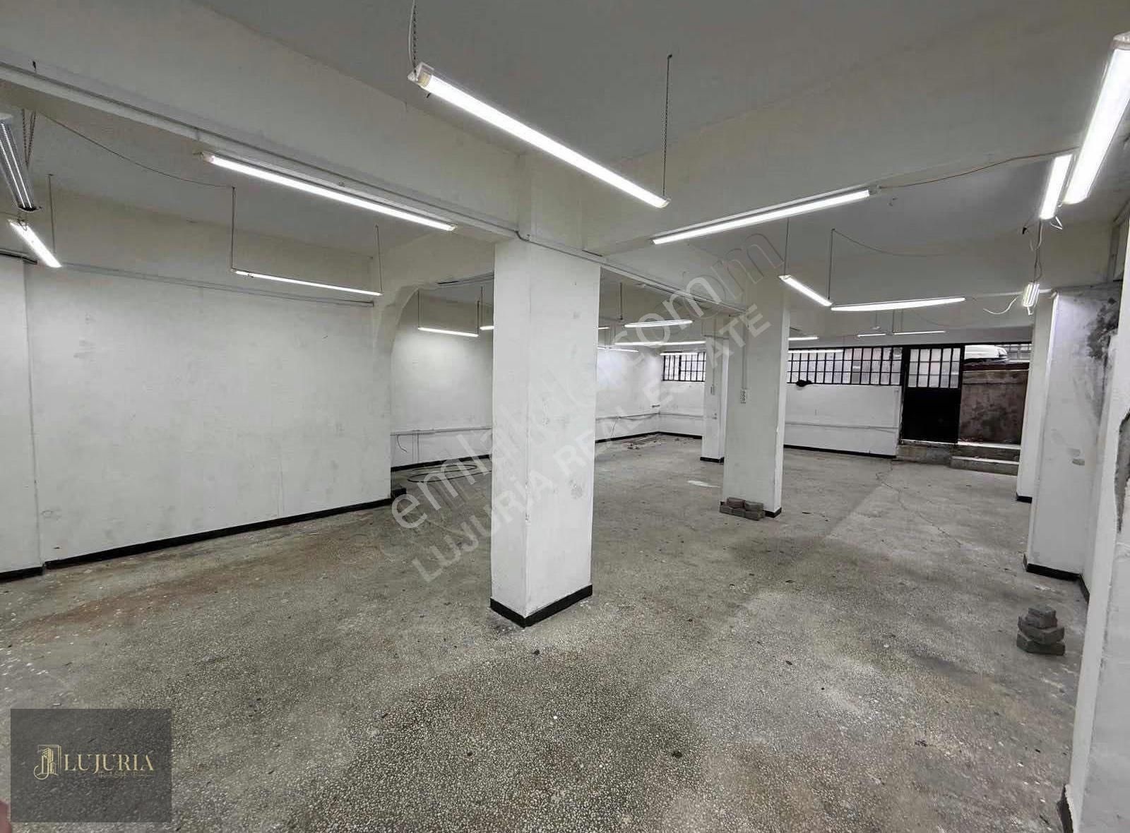 Sultangazi İsmetpaşada Yatırımlık 120m² Satılık Dükkan - Görsel 4