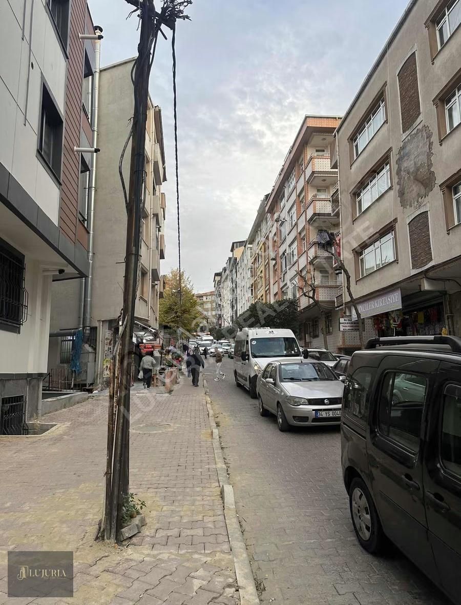 Bahçelievlerde Modern Mimari Satılık Sıfır 3+1 Yüksek Giriş - Görsel 31