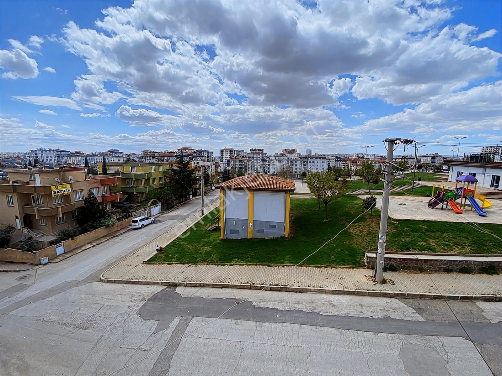 Ayalp Gayrimenkul'den Merkezi Konumda Bakımlı Müstakil Ev - Görsel 20