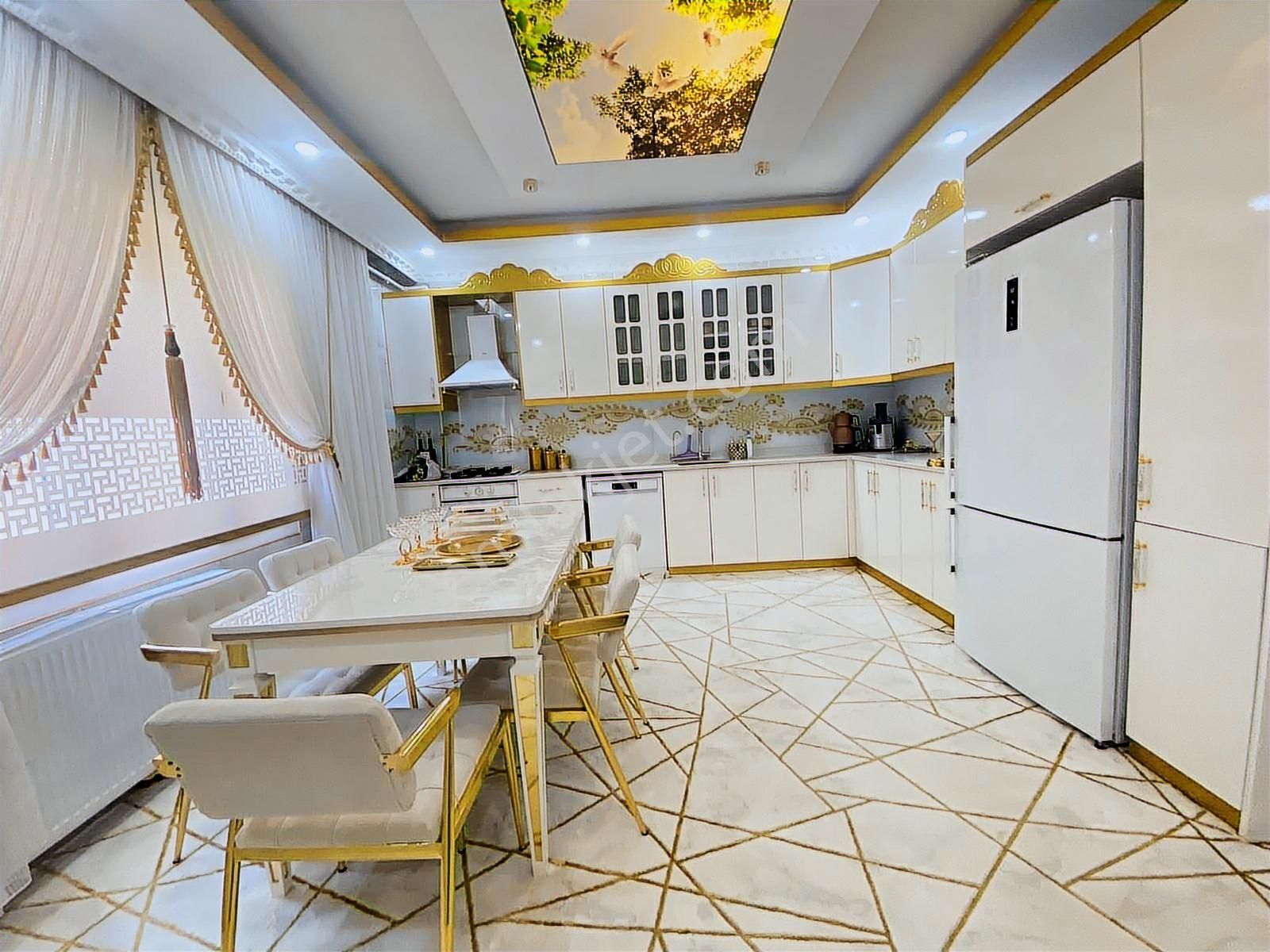 Ayalp Gayrimenkul'den Merkezi Konumda Bakımlı Müstakil Ev - Görsel 8