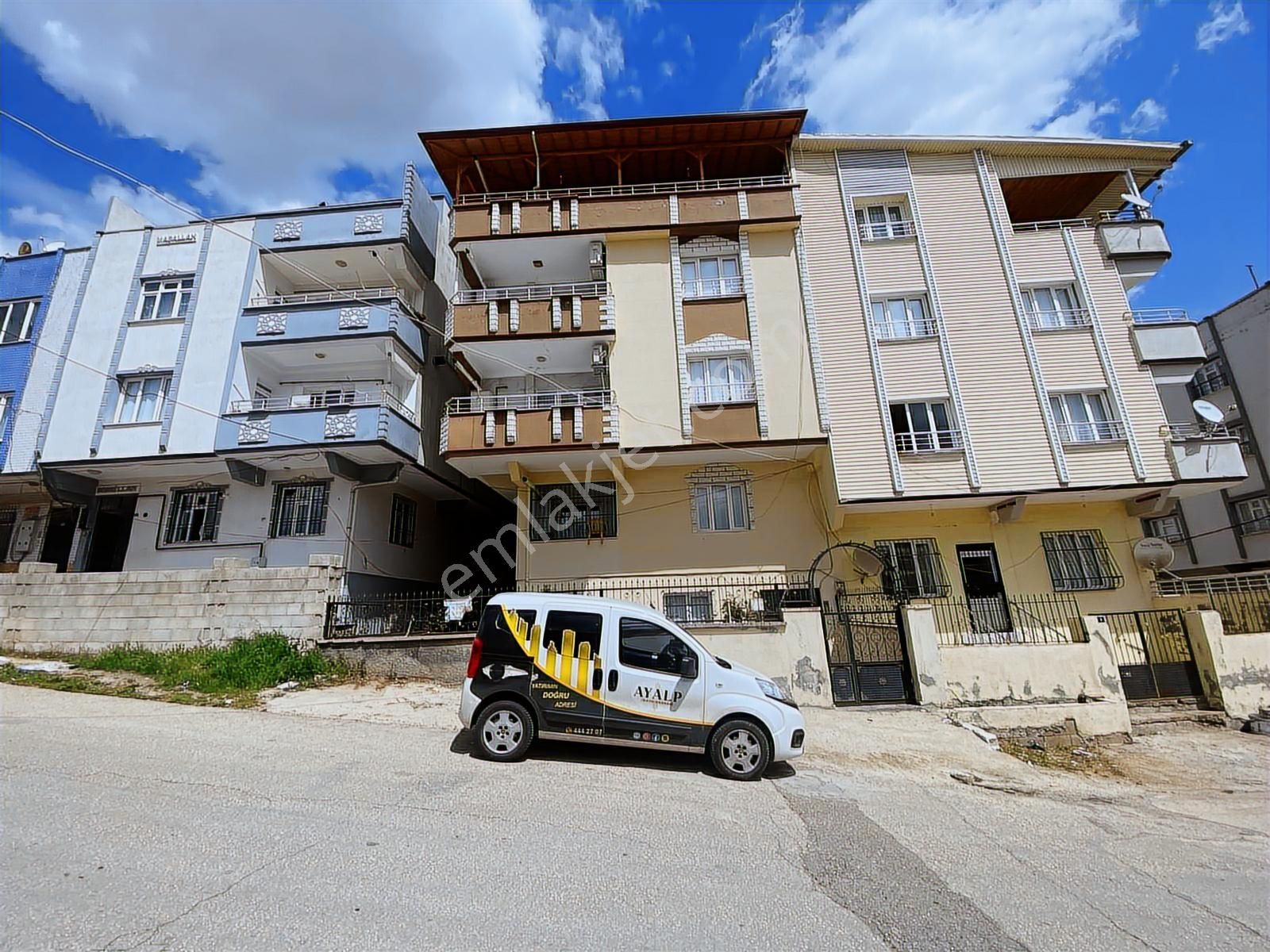 Ayalp Gayrimenkul'den Merkezi Konumda Bakımlı Müstakil Ev - Görsel 5