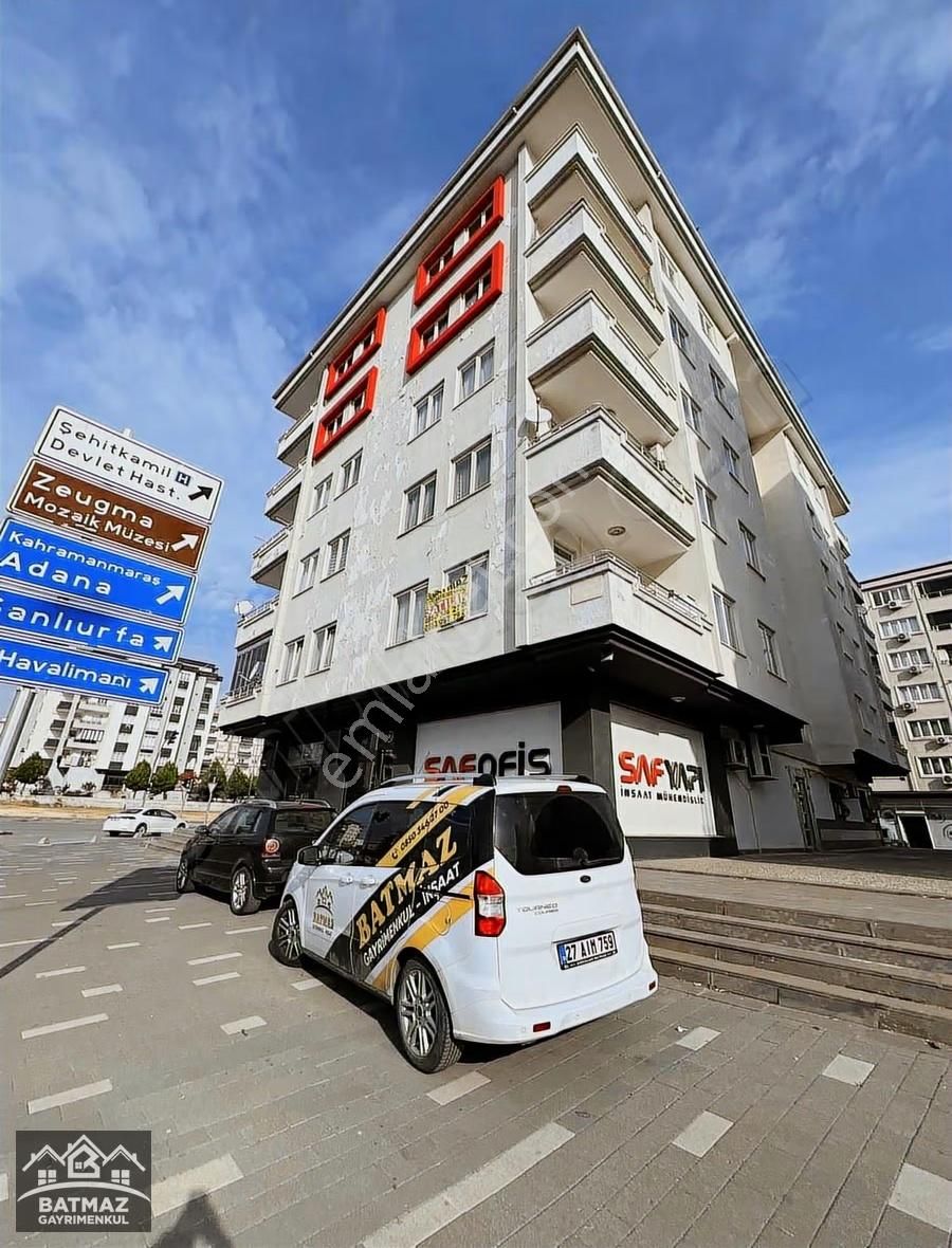 Batmaz'dan Olay Tv Karşısı Yatırımlık 2+1 Satılık Daire