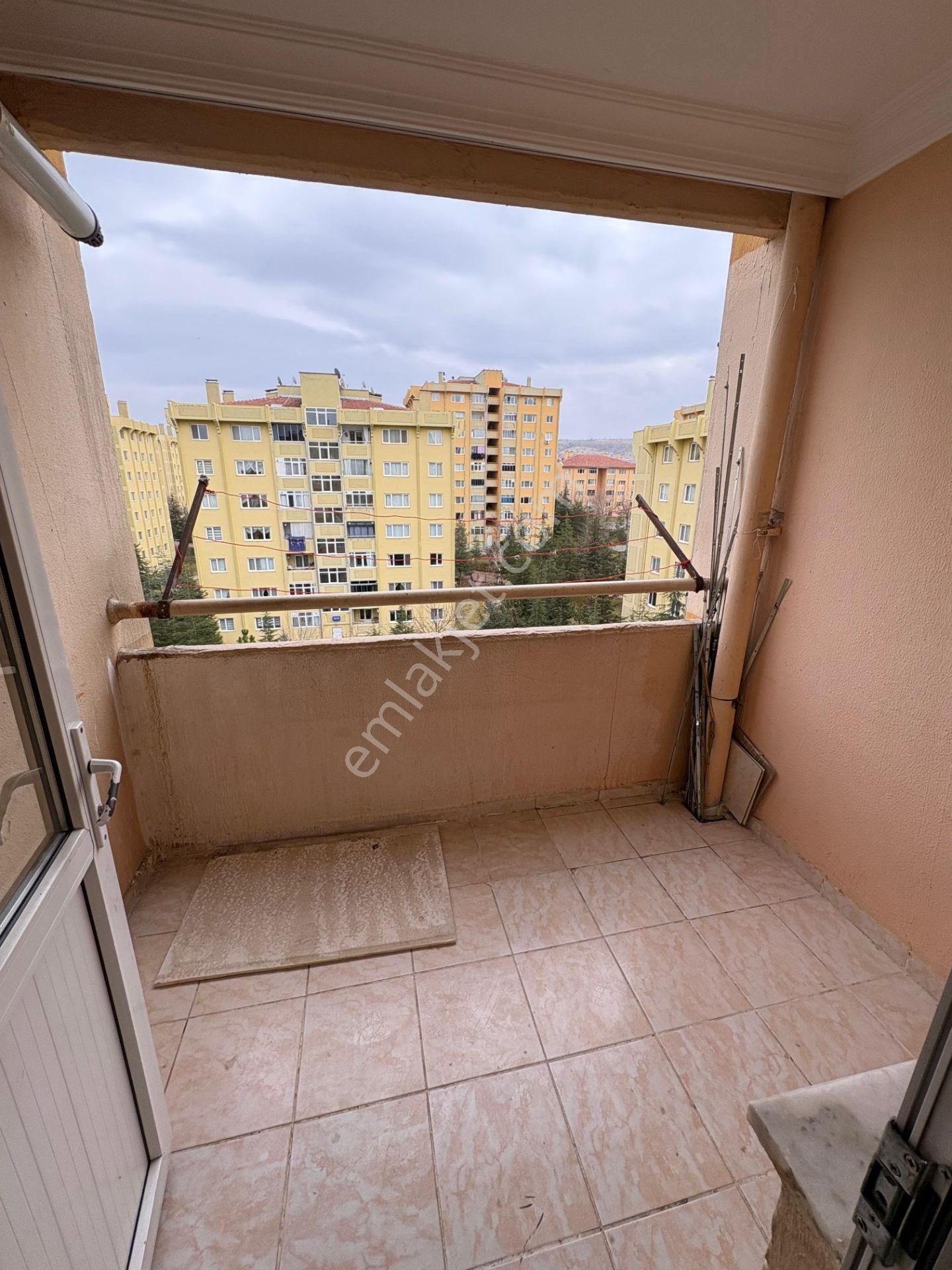 Elisa Gyo// Toki 2.bölge De 3+1 132m2 Ara Kat Güney Doğu Cephe Satılık Daire - Görsel 4