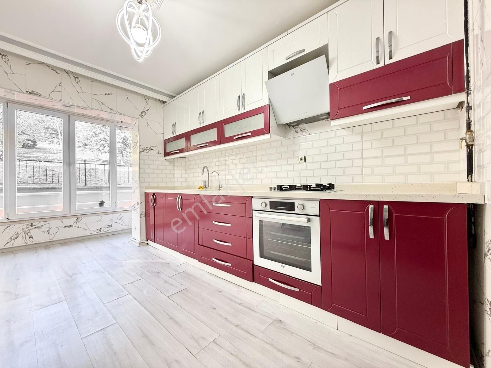 Yükseltepe'de Cadde Üzeri & Park Manzaralı Masrafsız 1.kat 3+1 - Görsel 3