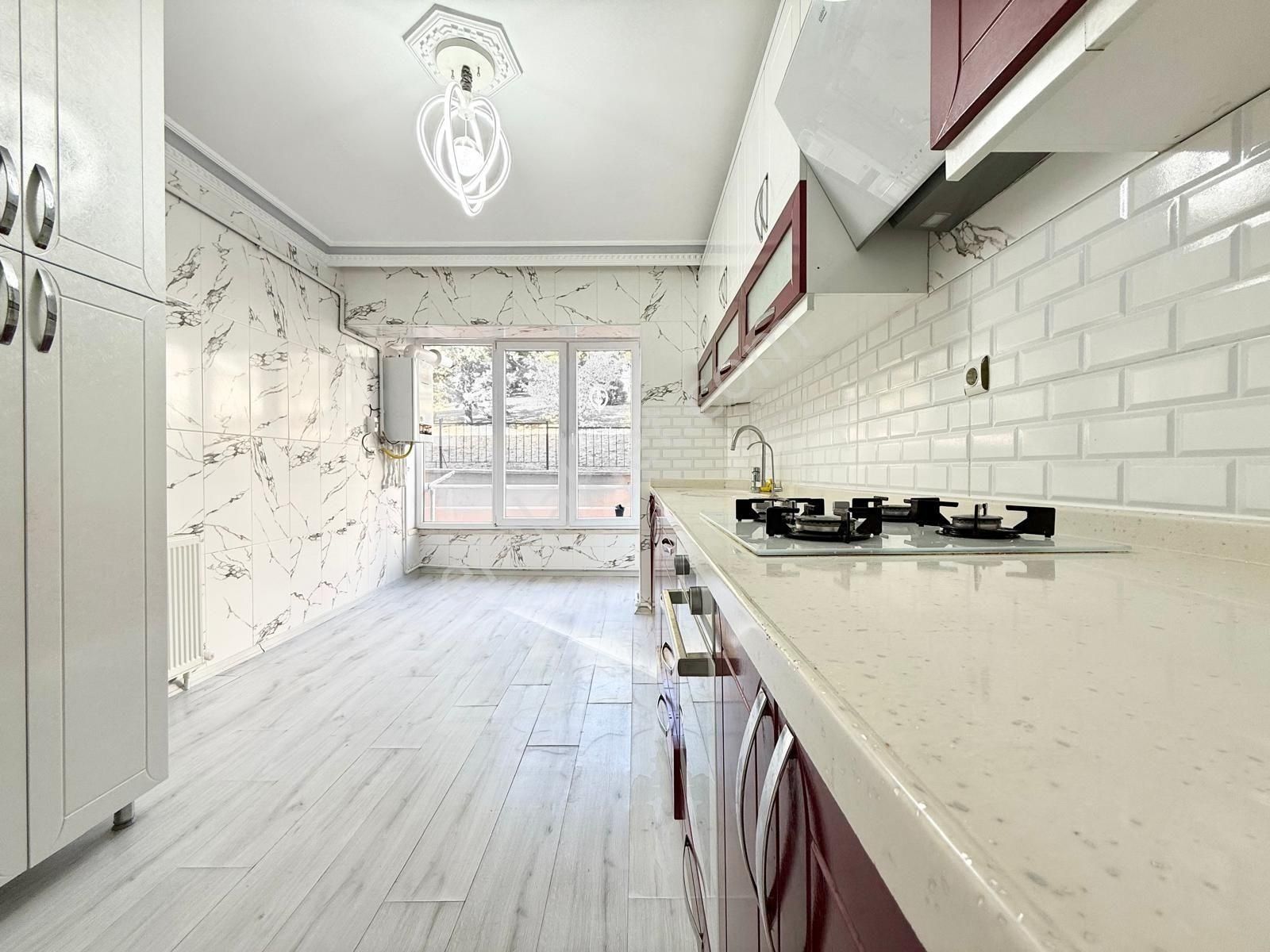 Yükseltepe'de Cadde Üzeri & Park Manzaralı Masrafsız 1.kat 3+1 - Görsel 2