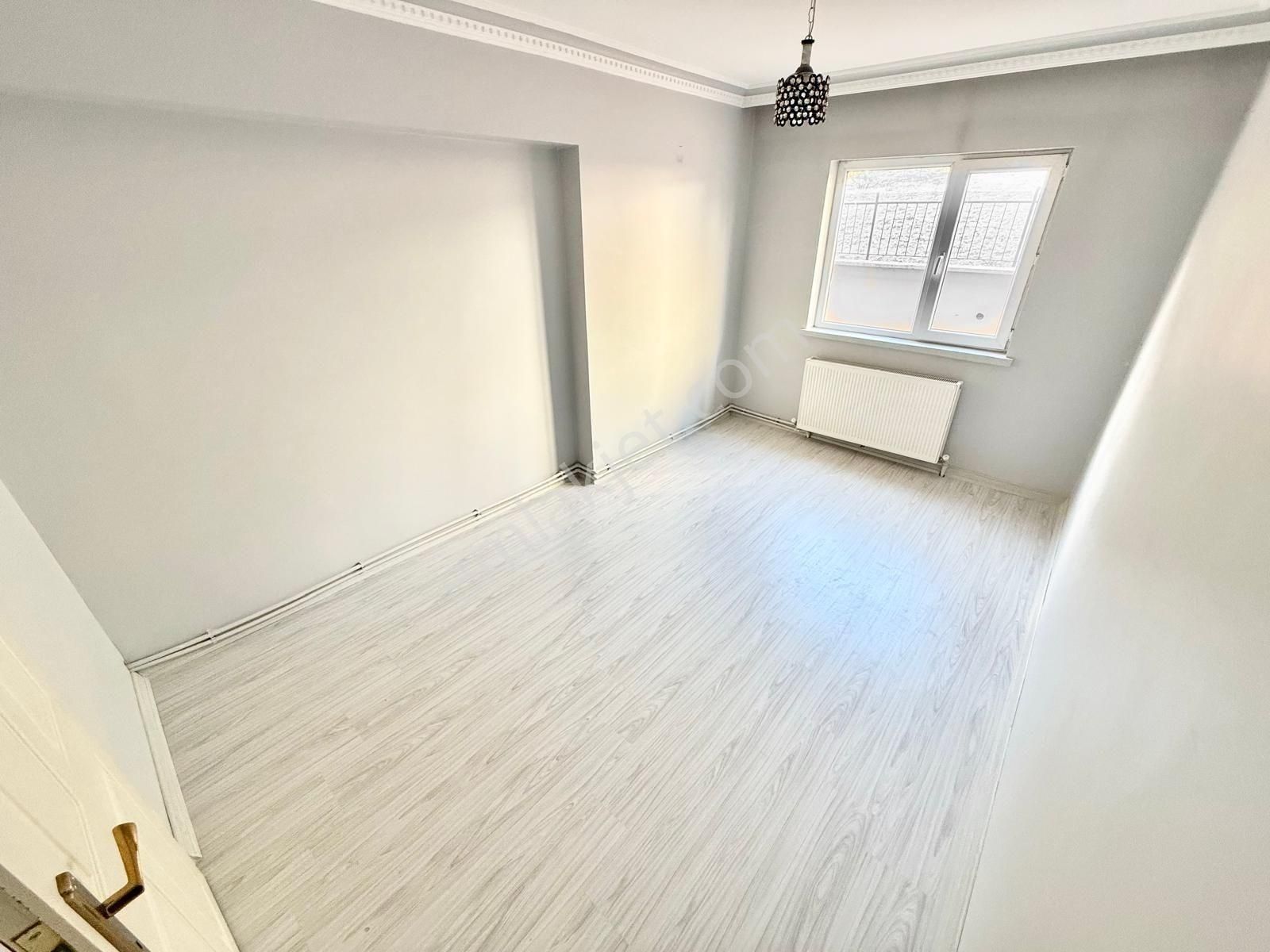 Yükseltepe'de Cadde Üzeri & Park Manzaralı Masrafsız 1.kat 3+1 - Görsel 15