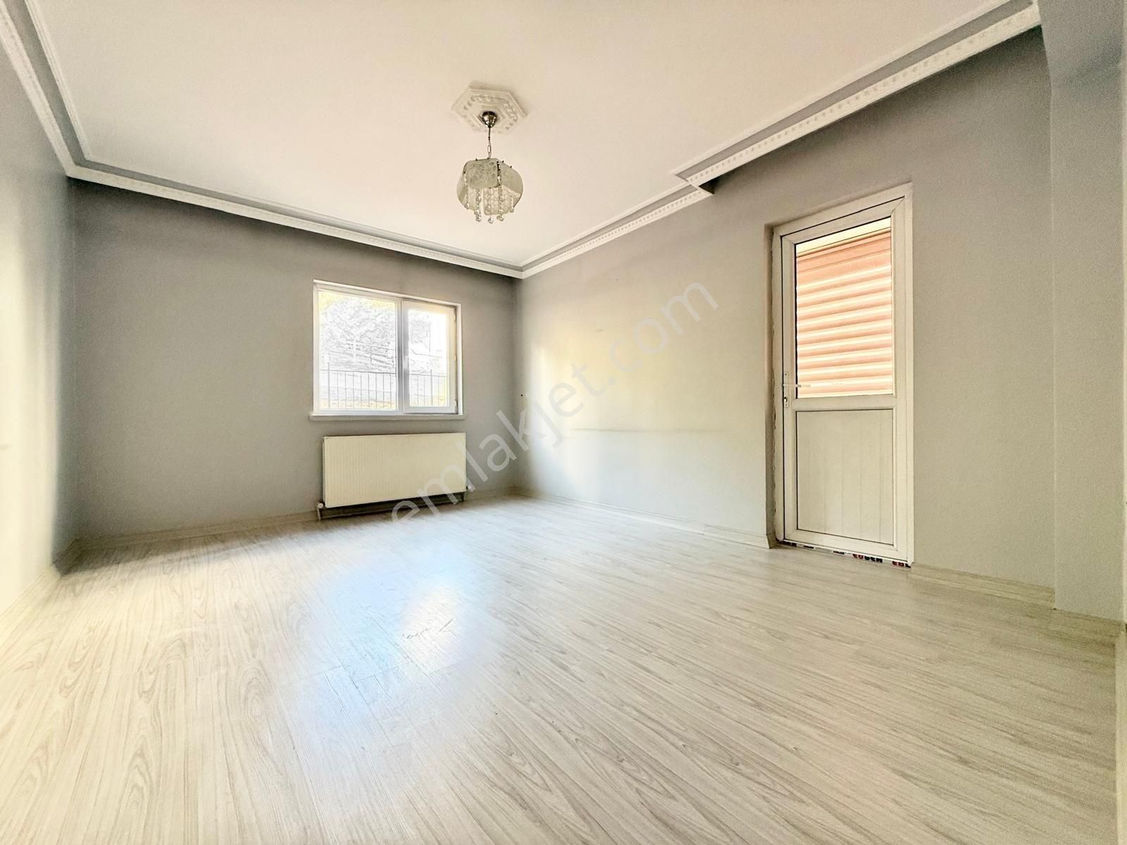 Yükseltepe'de Cadde Üzeri & Park Manzaralı Masrafsız 1.kat 3+1 - Görsel 12