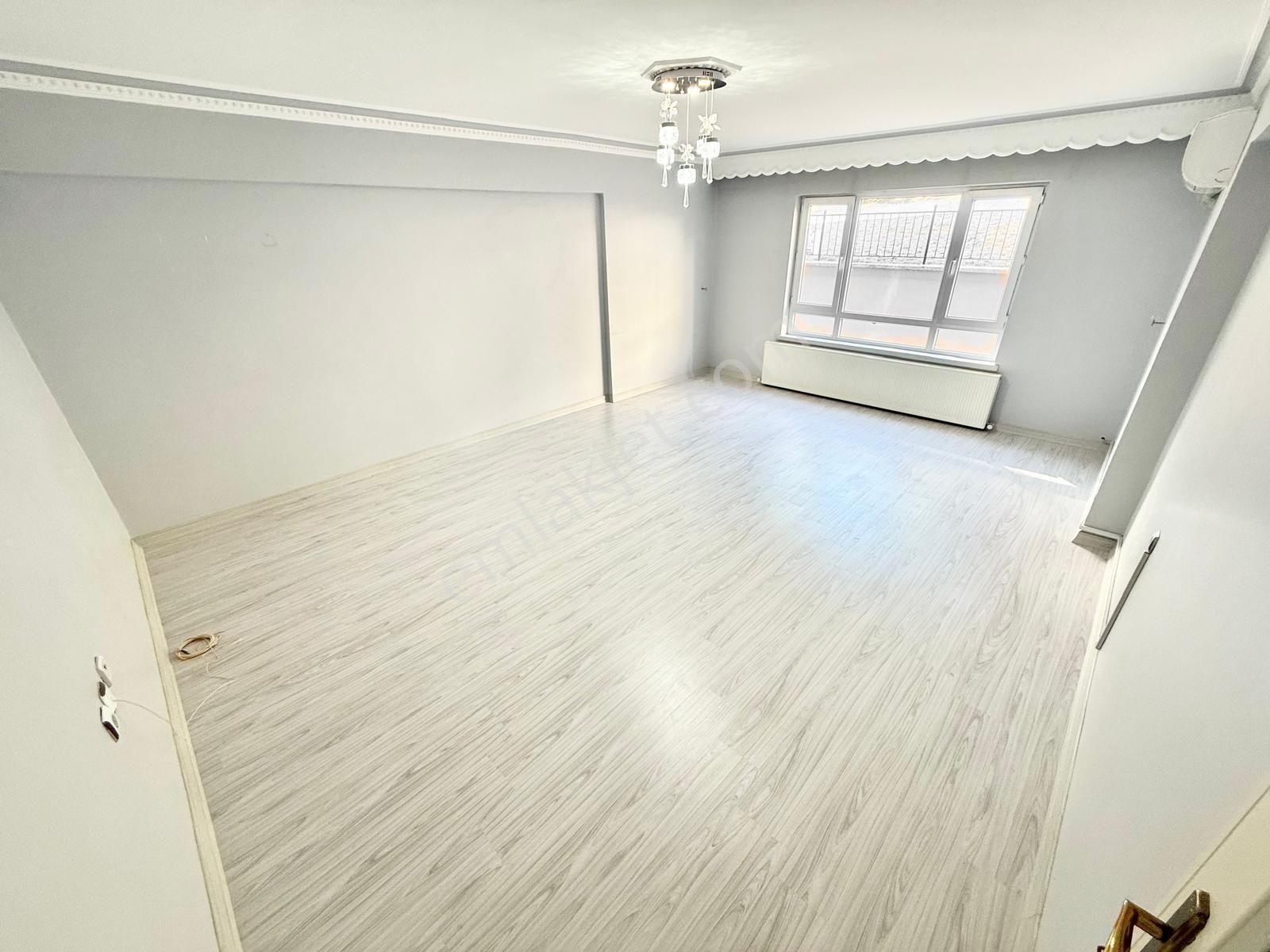 Yükseltepe'de Cadde Üzeri & Park Manzaralı Masrafsız 1.kat 3+1 - Görsel 13