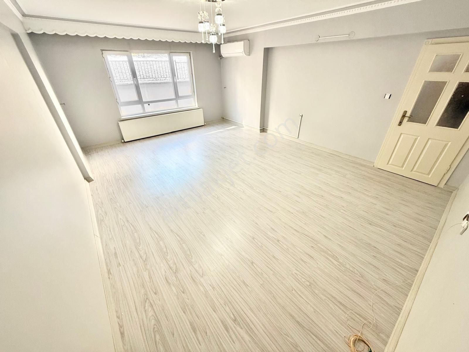 Yükseltepe'de Cadde Üzeri & Park Manzaralı Masrafsız 1.kat 3+1 - Görsel 19