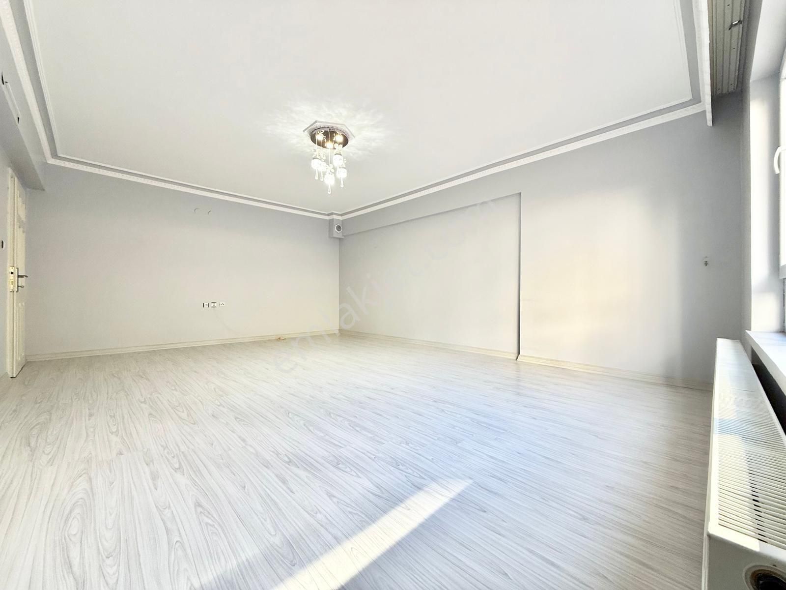 Yükseltepe'de Cadde Üzeri & Park Manzaralı Masrafsız 1.kat 3+1 - Görsel 11