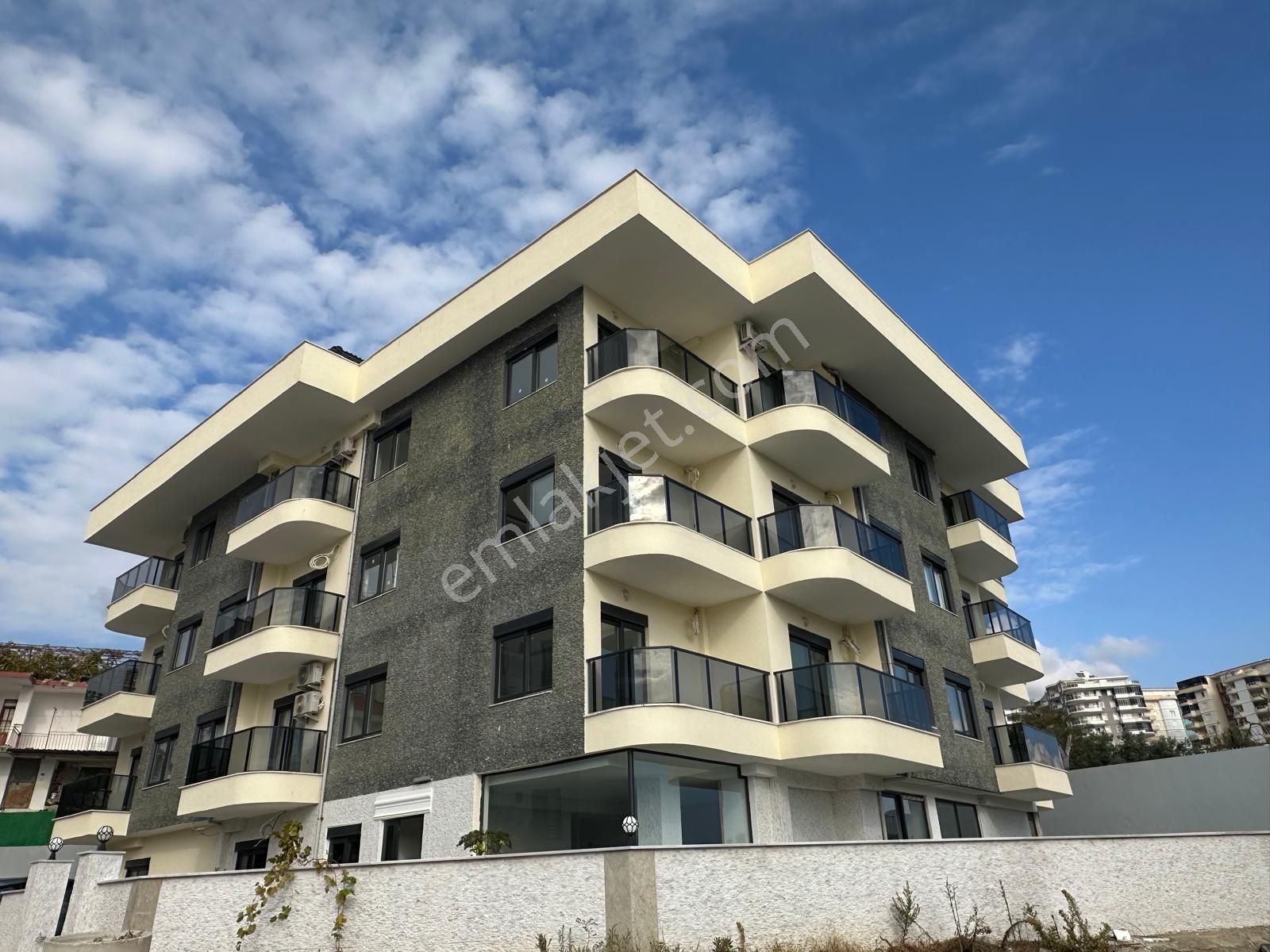 Alanya Mahmutlar'da 2+1 Satılık Eşyalı Dublexs Daire