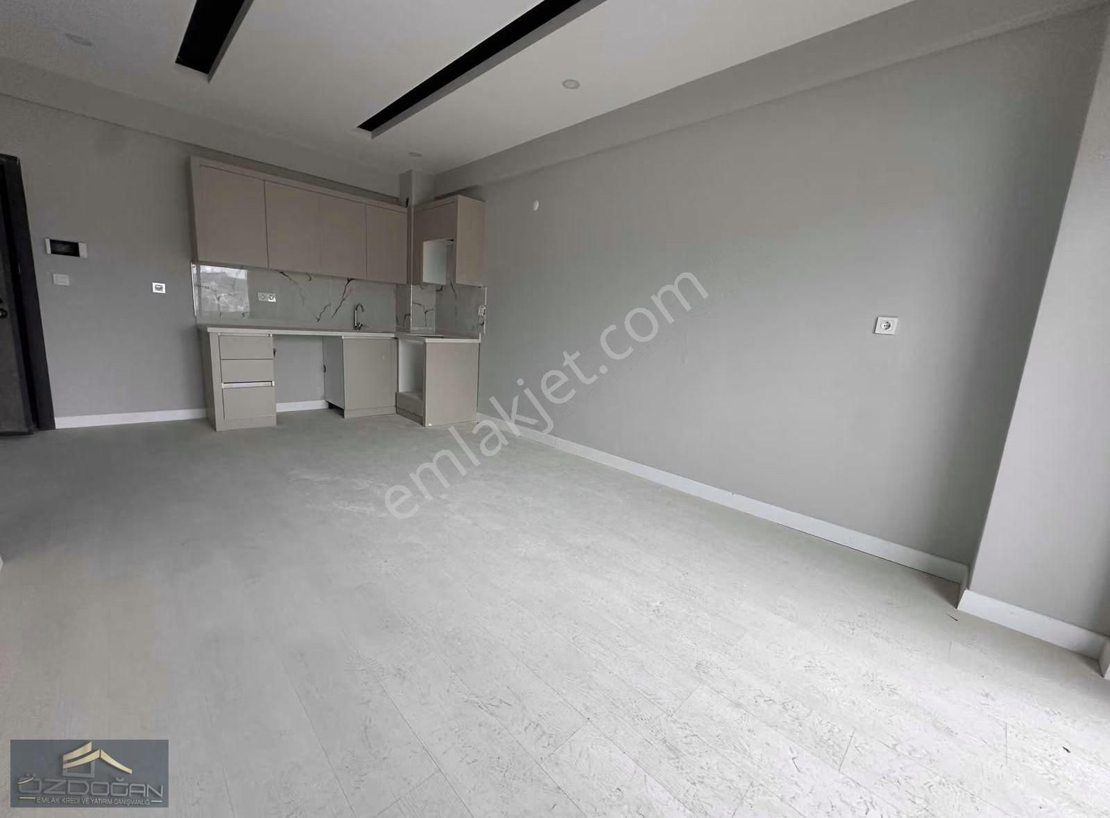 Özdoğan Emlaktan Karşıyaka Da 1+1 Havuzlu Lüx Daire - Görsel 14