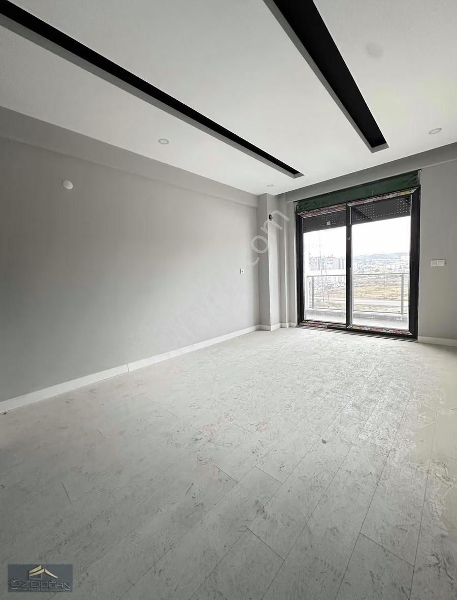 Özdoğan Emlaktan Karşıyaka Da 1+1 Havuzlu Lüx Daire - Görsel 26