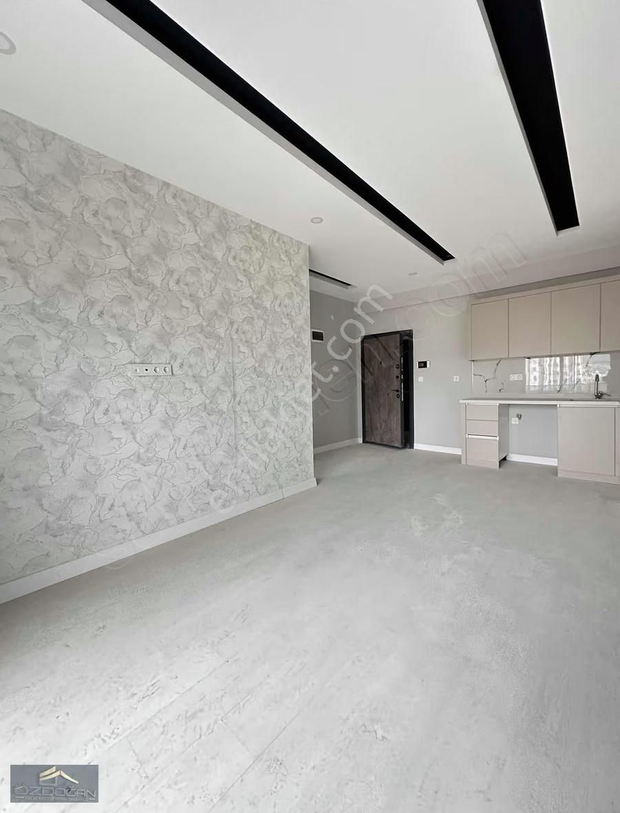 Özdoğan Emlaktan Karşıyaka Da 1+1 Havuzlu Lüx Daire - Görsel 8