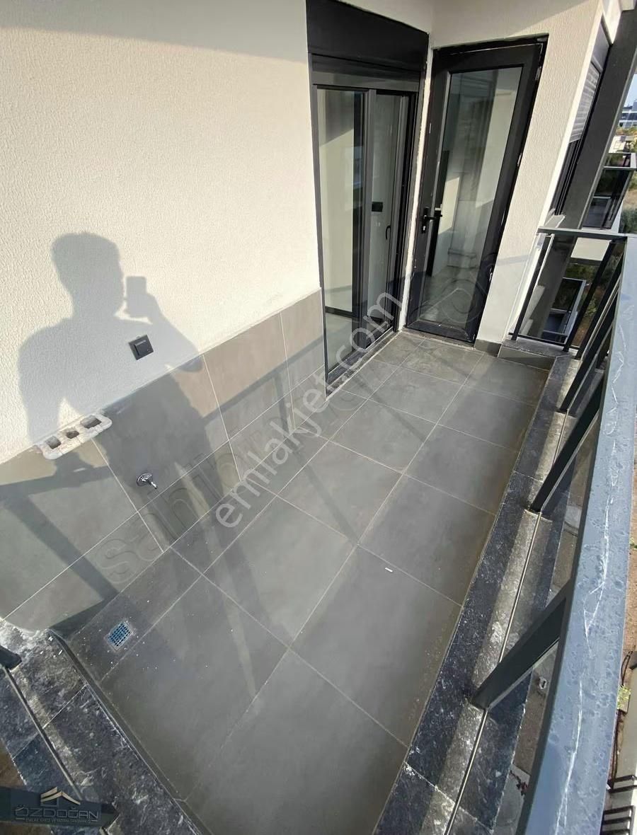 Demirel'de Havuzlu 2+1 Ayrı Mutfaklı Arakat Krediye Uygun