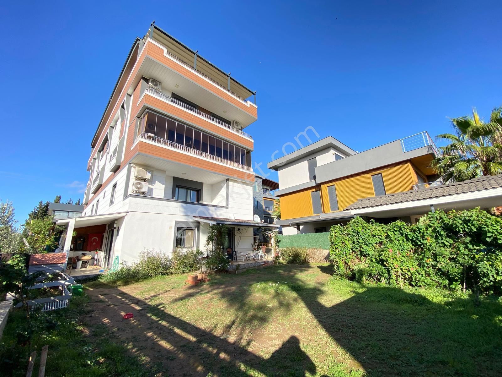 Seferihisar Doğanbey Bölgesinde Denize 50mt Mesafe'de 1+1 Daire