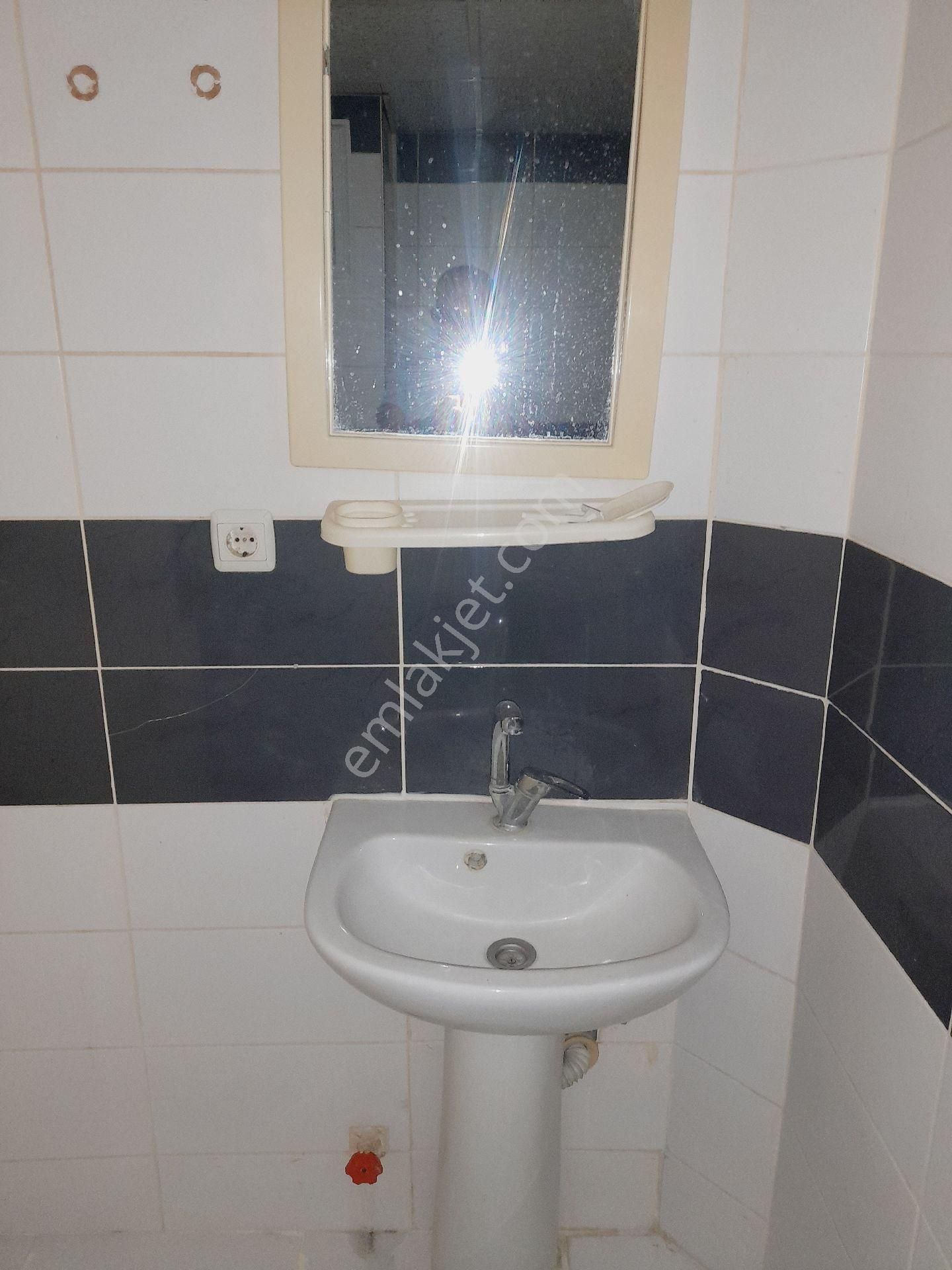 Kaan Emlaktan Cınarda 1+1 Esyalı Apart - Görsel 8