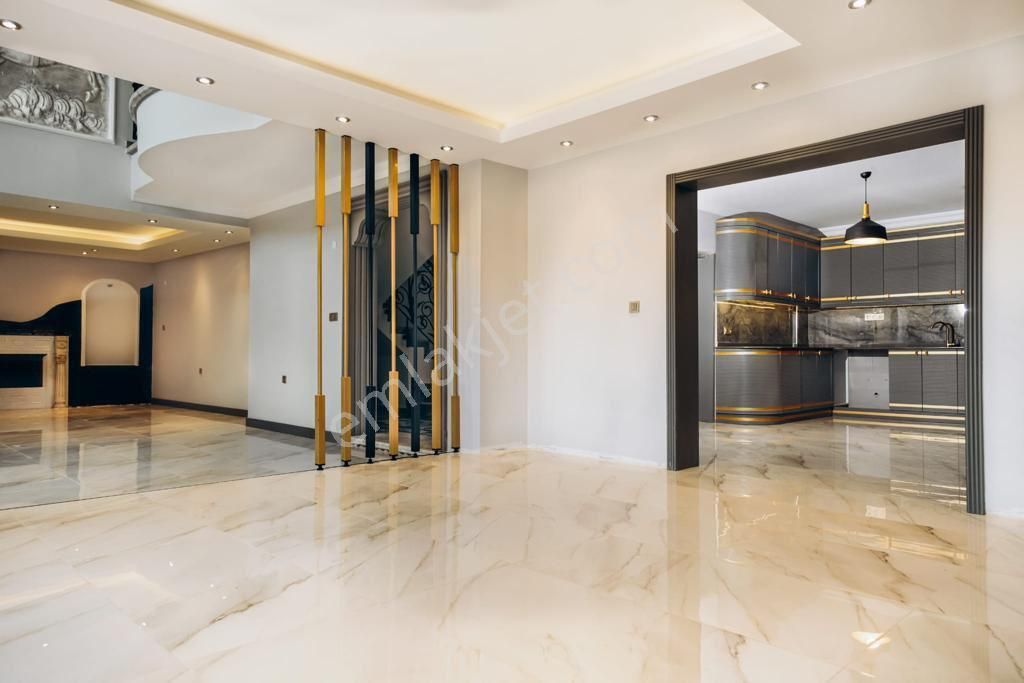 Belek Mah. Satilik Özel Mimari Eşsiz 7+2 Lüx Villa - Görsel 12