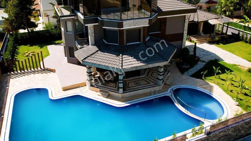 Belek Mah. Satilik Özel Mimari Eşsiz 7+2 Lüx Villa - Görsel 5