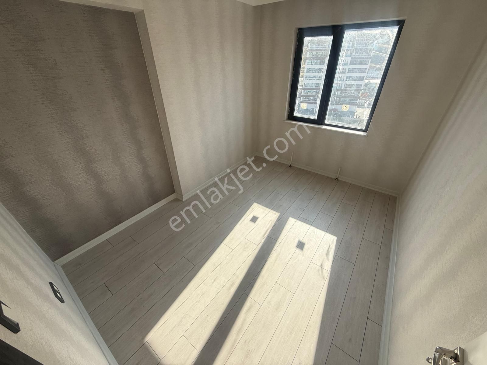 Rota'dan Cadde Üzeri Çift Bloklu Sitede13.kat 4+1 Giyinme Odalı - Görsel 10