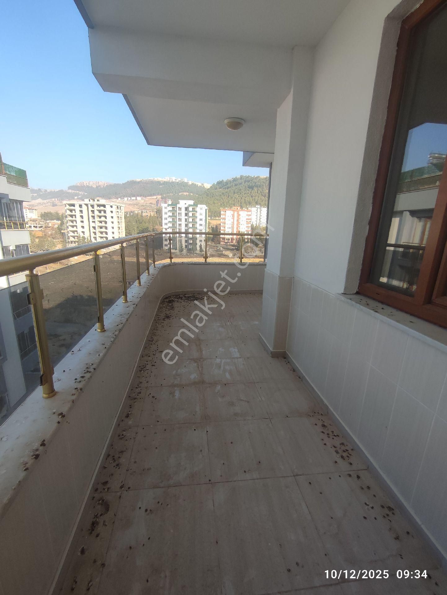 Cumhuriyet Mahallesi'nde Kiralık 4+1 Daire - Görsel 11