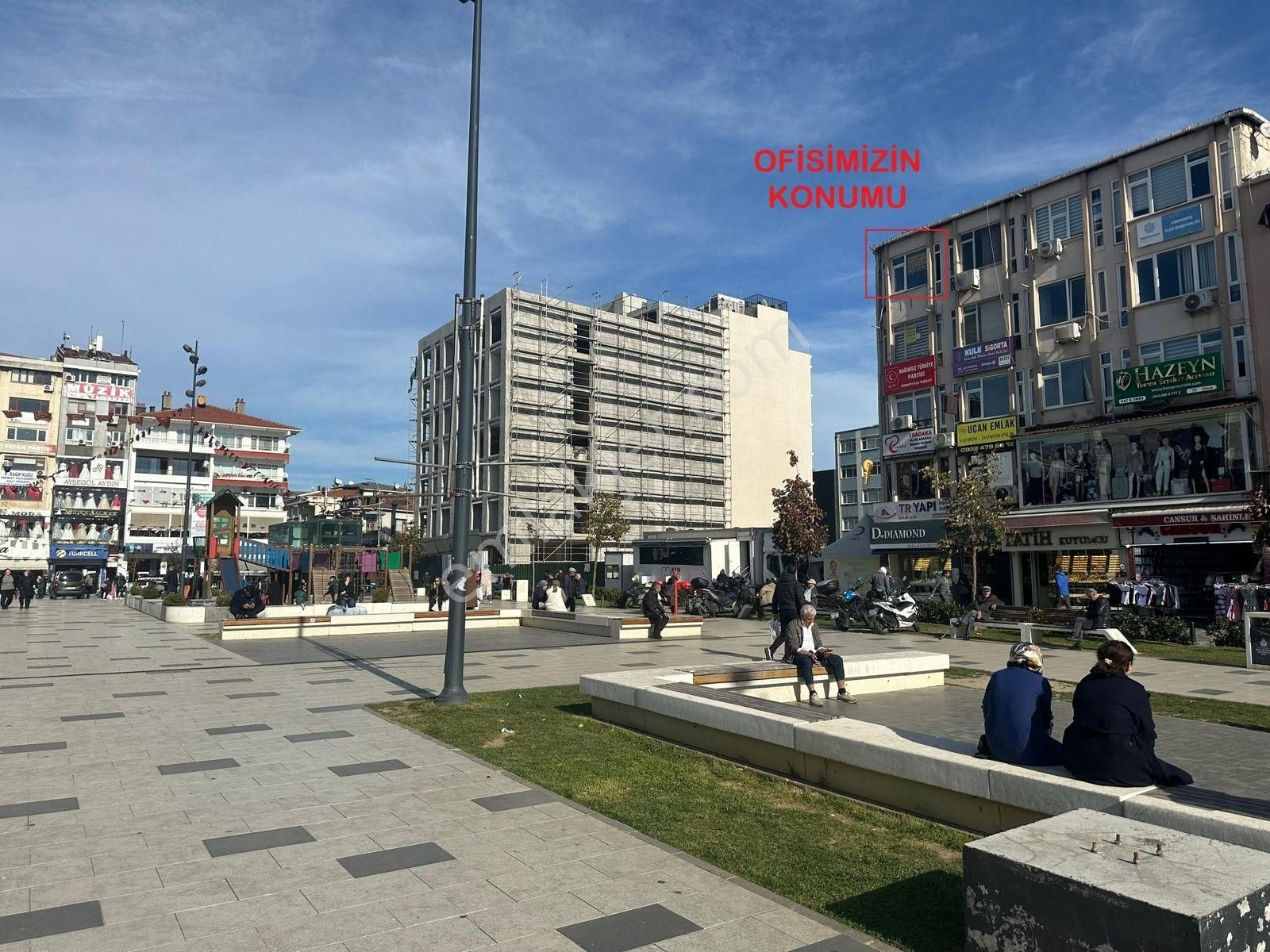 Ümraniye Çarşı Meydan Kapalıyolda 1+1 Mutfaklı Satılık İşyeri