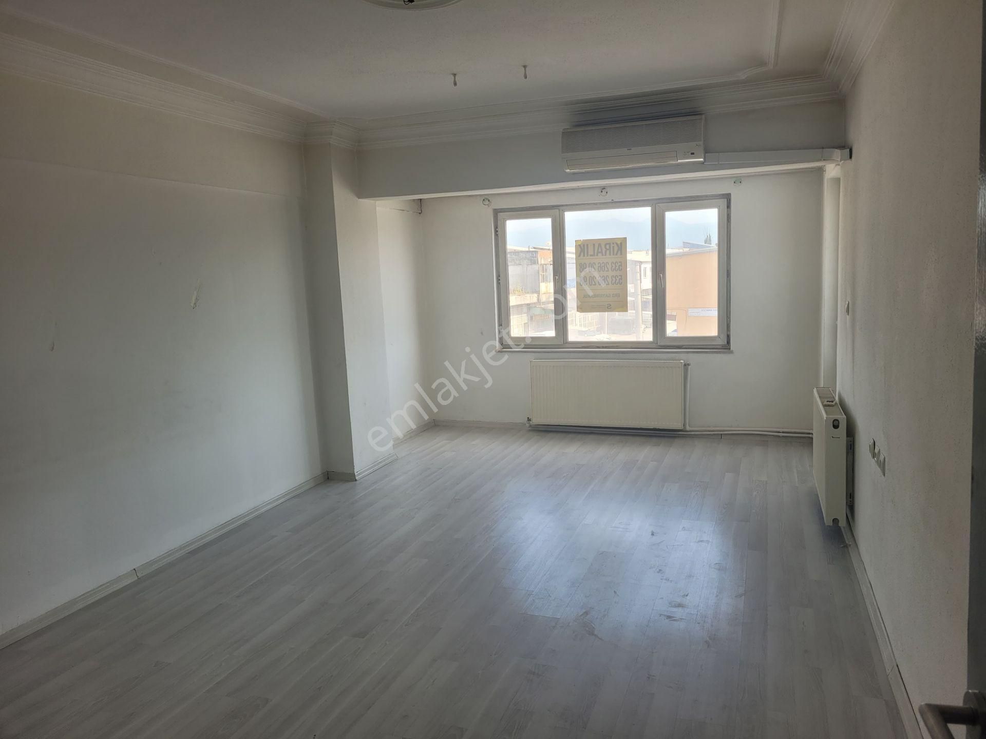 Erenler Ada Avm Yakını Kiralık Geniş Daire...