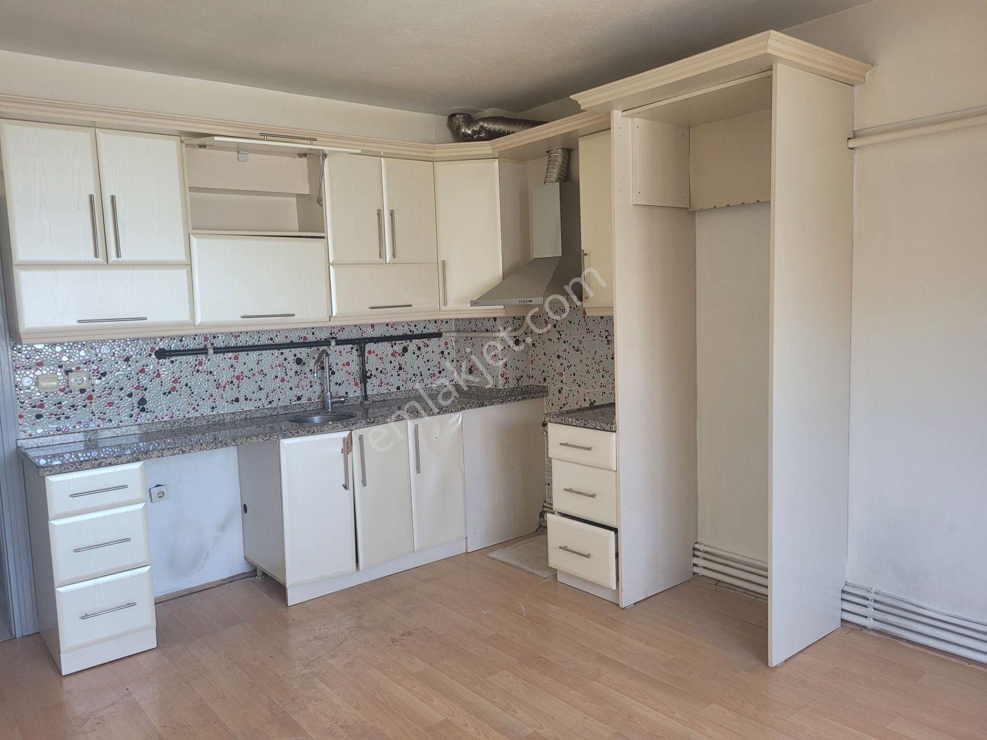 Erenler Ada Avm Yakını Kiralık Geniş Daire... - Görsel 12