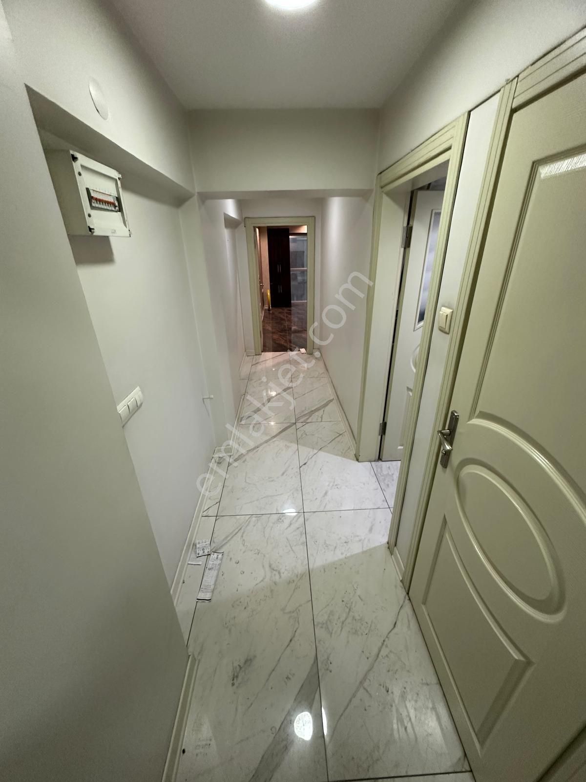 Evim-nur'dan Pazar Mah. 1+1 2.kat Özel Yapım Asansörlü Caddeye Cephe Plaza Katı-ofis - Görsel 13