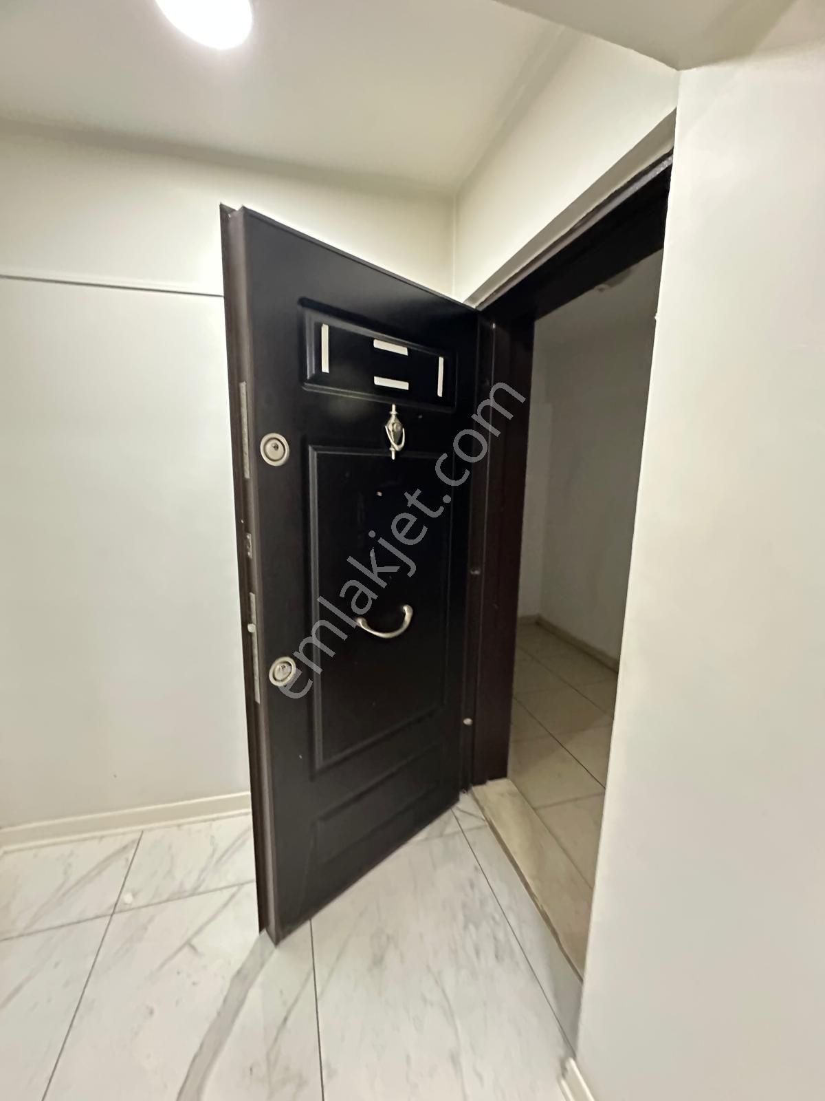 Evim-nur'dan Pazar Mah. 1+1 2.kat Özel Yapım Asansörlü Caddeye Cephe Plaza Katı-ofis - Görsel 17