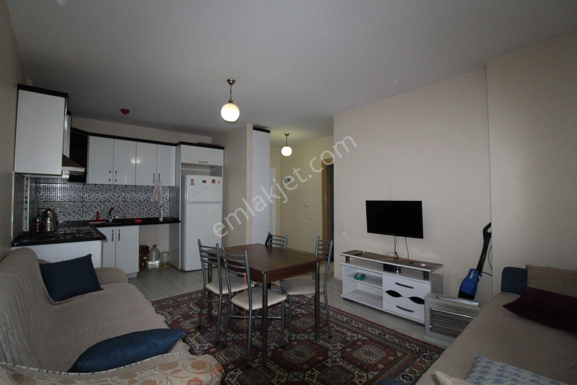 Aslan'dan Üni Caddesi Groseri Cvr. Full Eşyalı Geniş 1+1