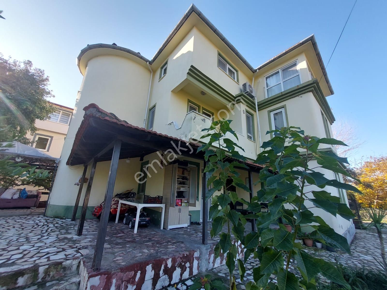 Ortaca Kemaliye De 645 M2 Arazide 4+1 Ve 3+1 Yüzme Havuzlu Ev Satılık Veya Takas