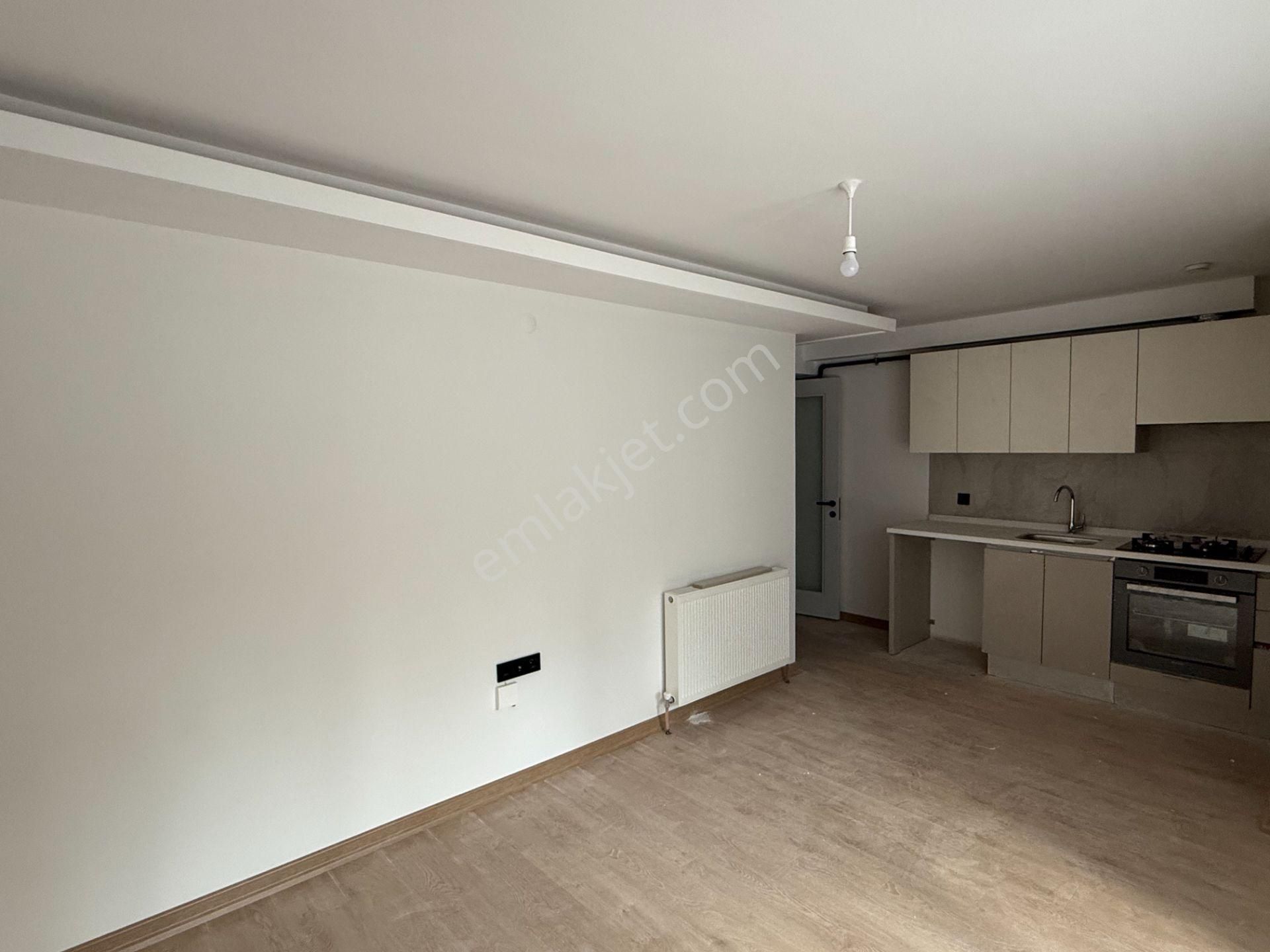 Cb Vizyon'dan İçel Sokakta 1+1 Kiralık Daire - Görsel 6