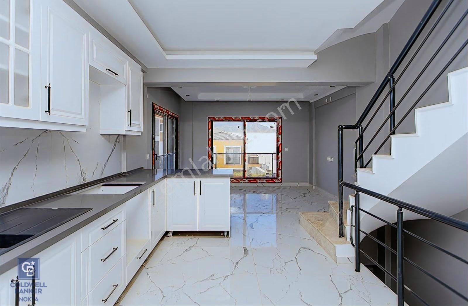 Yenifoça Mustafa Kemal Atatürk Mah. Satılık 4+1 Villa - Görsel 7