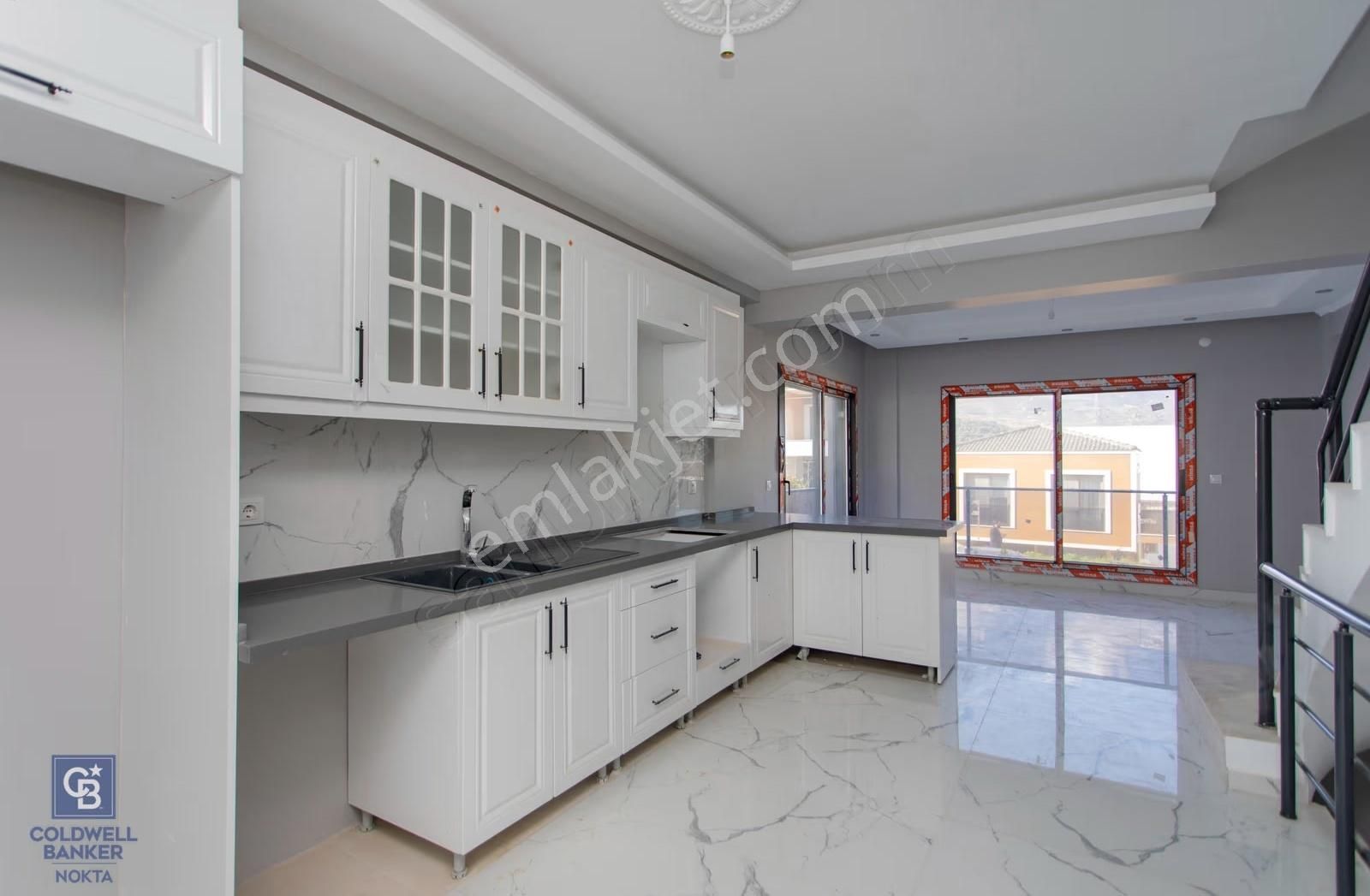 Yenifoça Mustafa Kemal Atatürk Mah. Satılık 4+1 Villa - Görsel 27