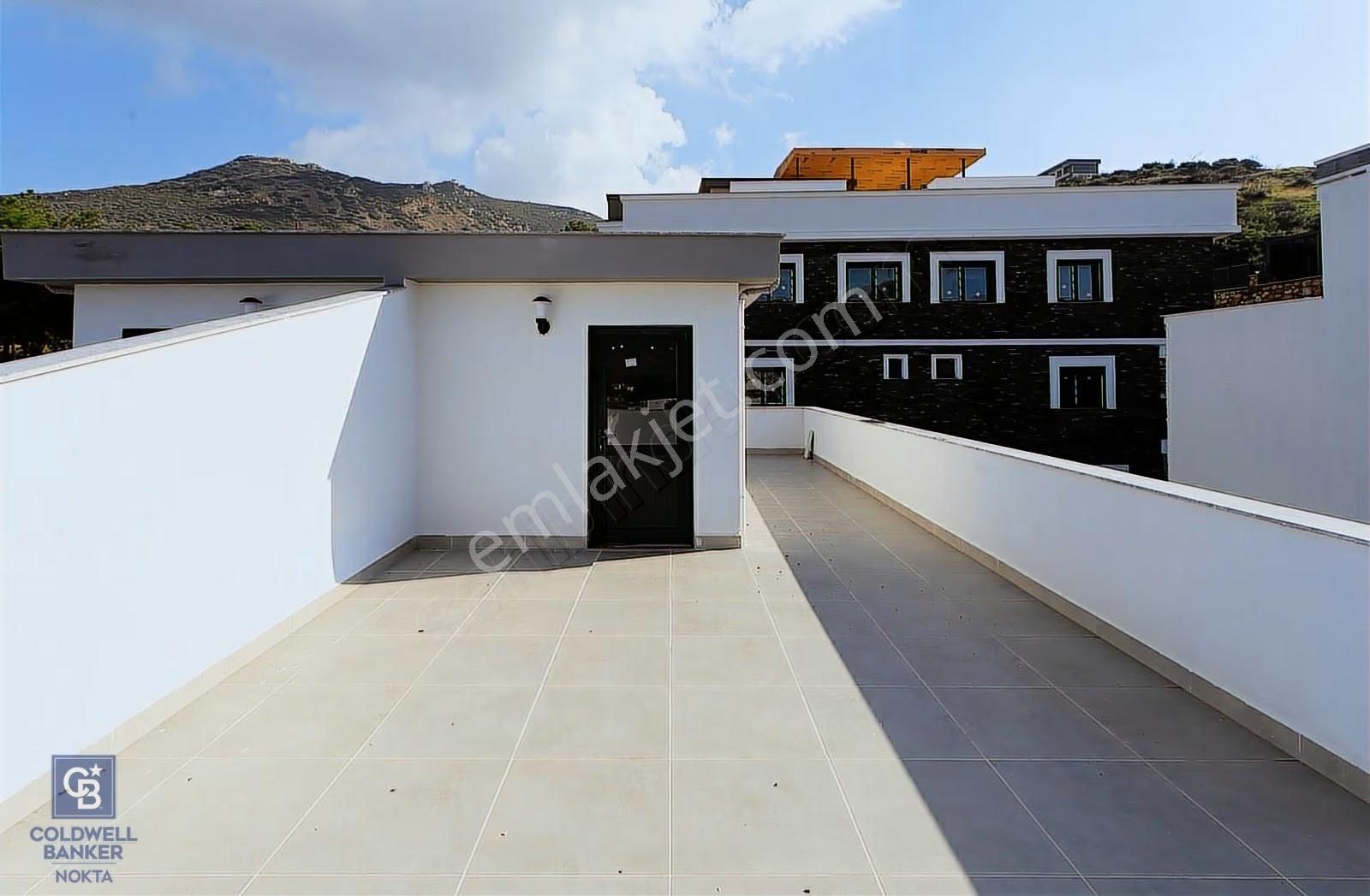 Yenifoça Mustafa Kemal Atatürk Mah. Satılık 4+1 Villa - Görsel 23