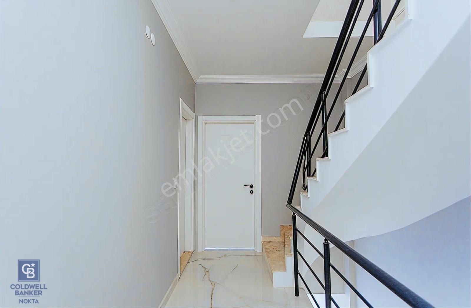 Yenifoça Mustafa Kemal Atatürk Mah. Satılık 4+1 Villa - Görsel 31