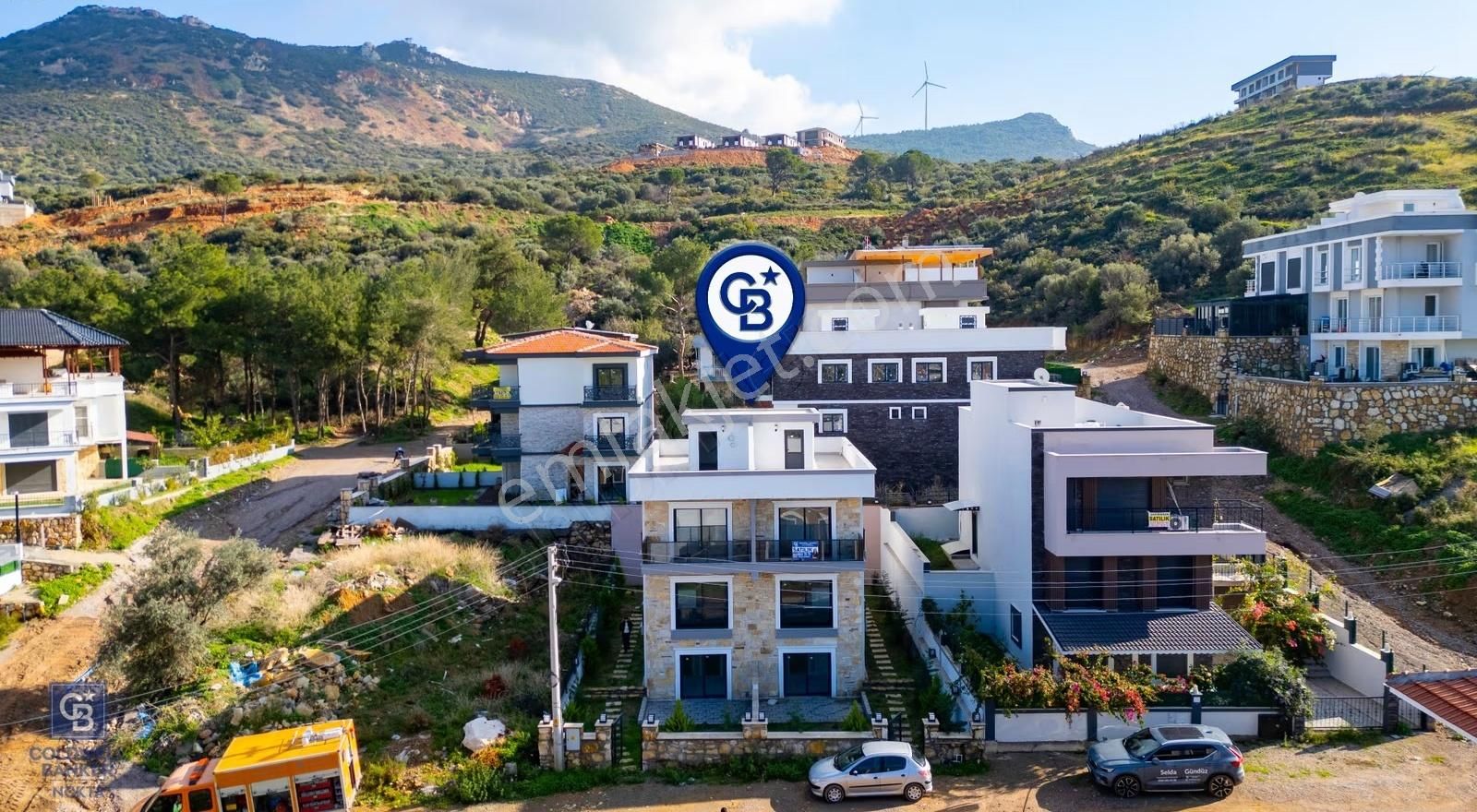 Yenifoça Mustafa Kemal Atatürk Mah. Satılık 4+1 Villa