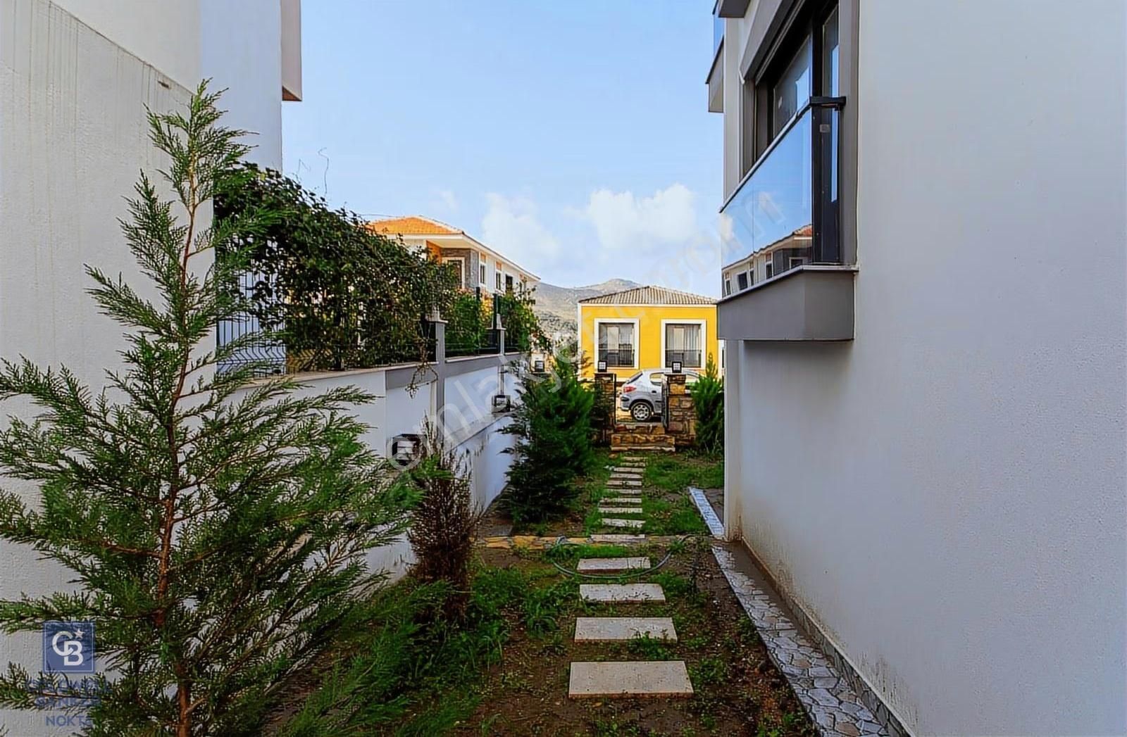 Yenifoça Mustafa Kemal Atatürk Mah. Satılık 4+1 Villa - Görsel 11