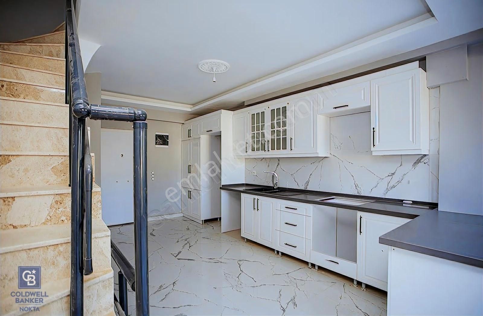 Yenifoça Mustafa Kemal Atatürk Mah. Satılık 4+1 Villa - Görsel 29