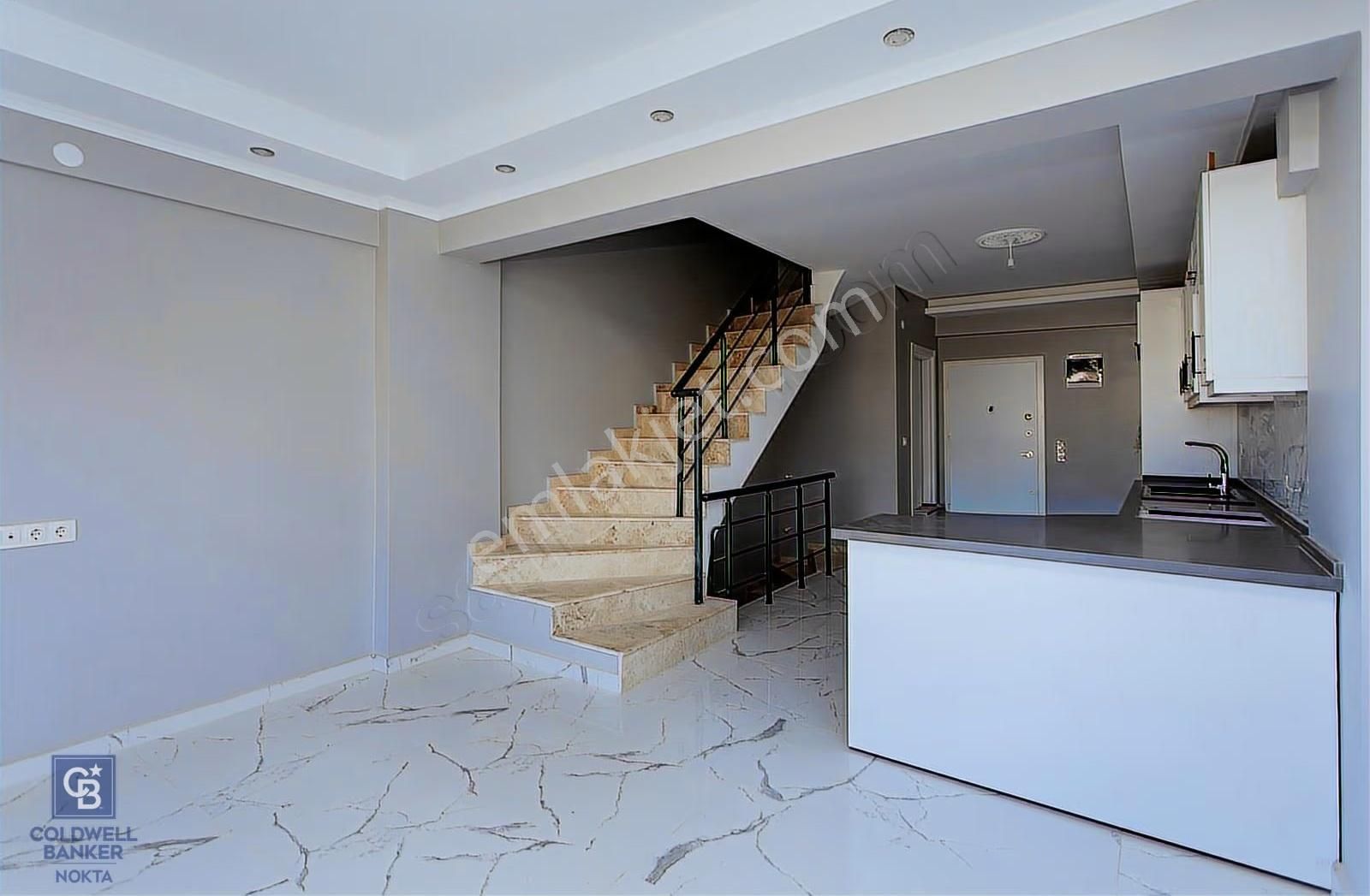 Yenifoça Mustafa Kemal Atatürk Mah. Satılık 4+1 Villa - Görsel 13