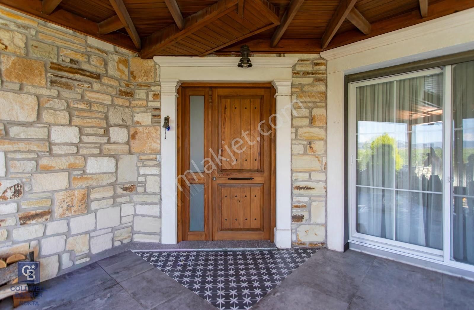 Foça Villalar Bölgesinde Eşyalı Satılık 4+1 Villa - Görsel 7