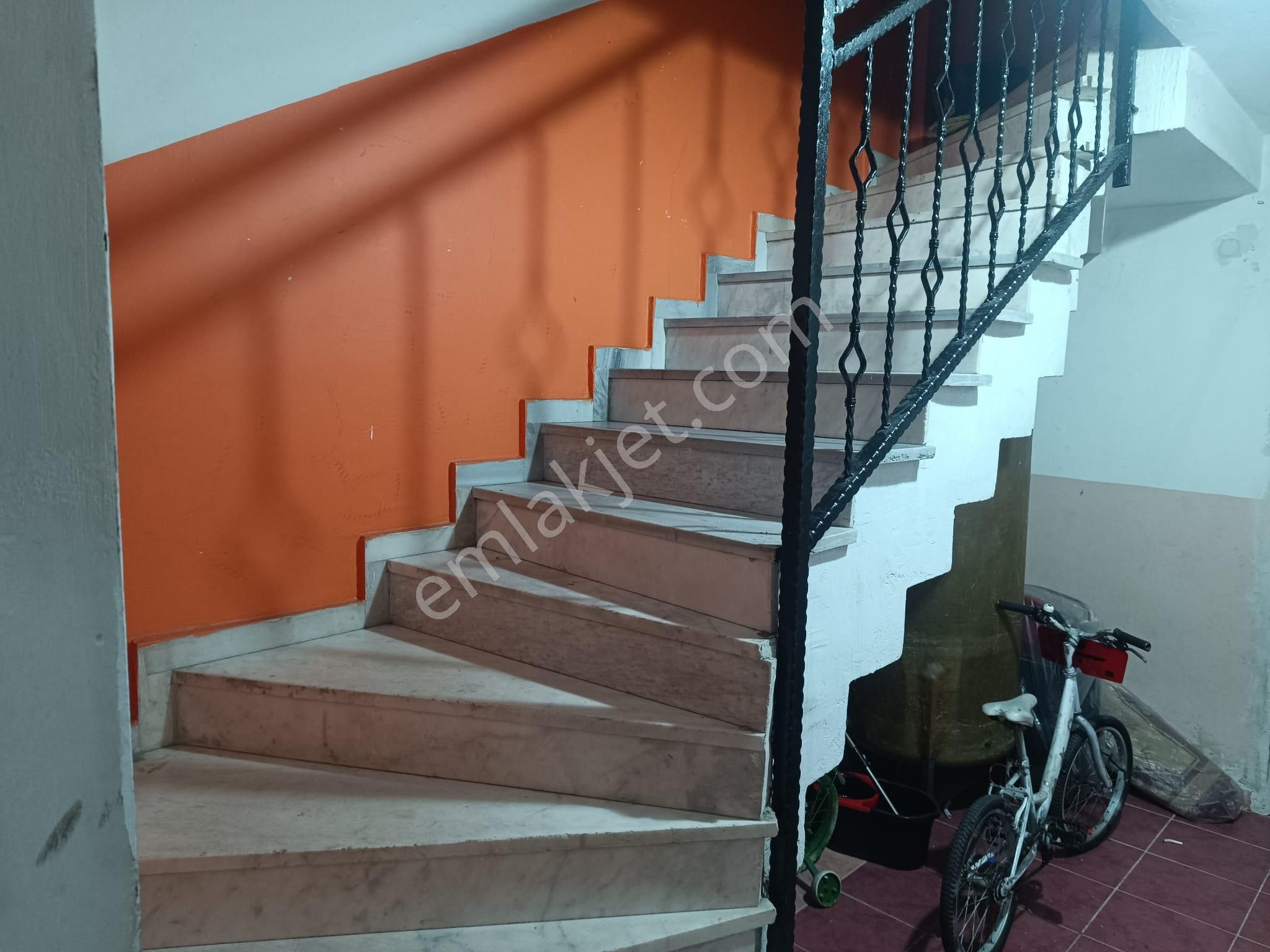 Yenimahalle'de Metroya Yakın 2+1 Satılık Daire - Görsel 3